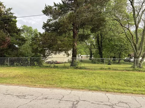 320 E Washington St, Seymour, MO 65746