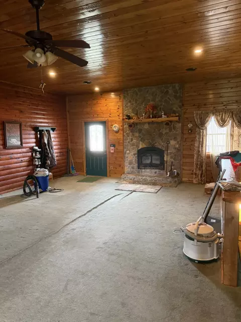 Living - 7348 State Hwy H, Dora, MO 65637 photo 2 of 5