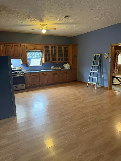 Kitchen - 7348 State Hwy H, Dora, MO 65637 photo 2 of 3