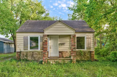 2540 W State St, Springfield, MO 65802