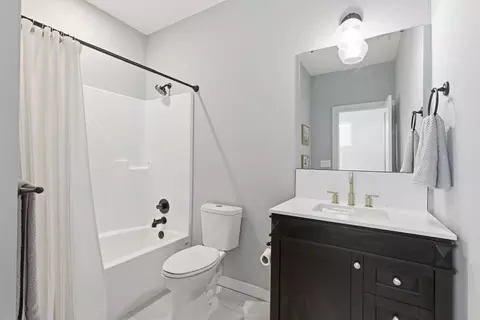 Bath - 965 E Valley Trail Dr, Republic, MO 65738 photo 3 of 3