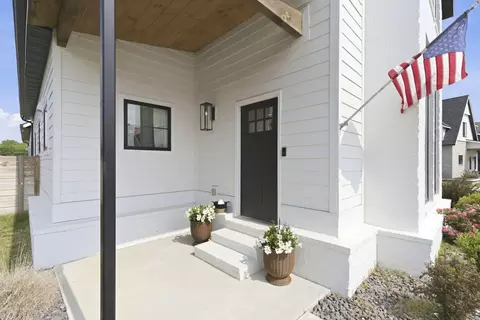 Exterior - 965 E Valley Trail Dr, Republic, MO 65738 photo 4 of 10