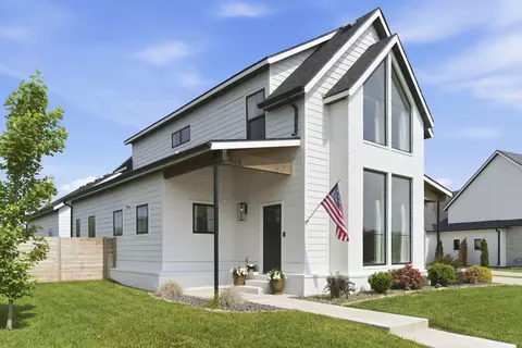965 E Valley Trail Dr, Republic, MO 65738