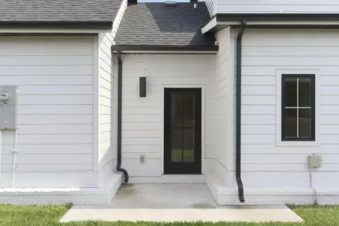 Exterior - 965 E Valley Trail Dr, Republic, MO 65738 photo 7 of 10