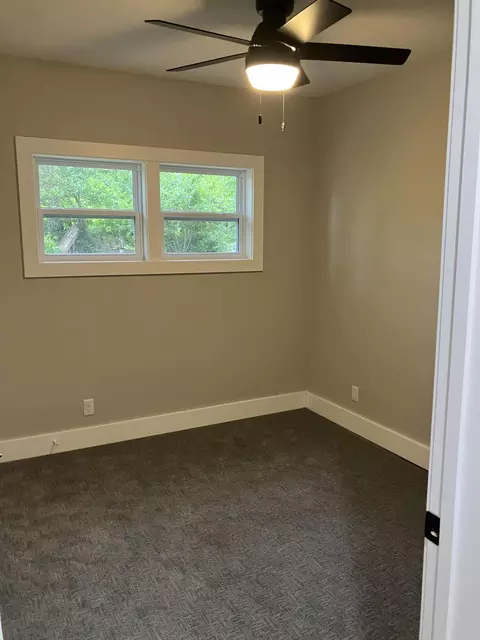 Bedroom - 509 E Freeman St, Bolivar, MO 65613 photo 2 of 10