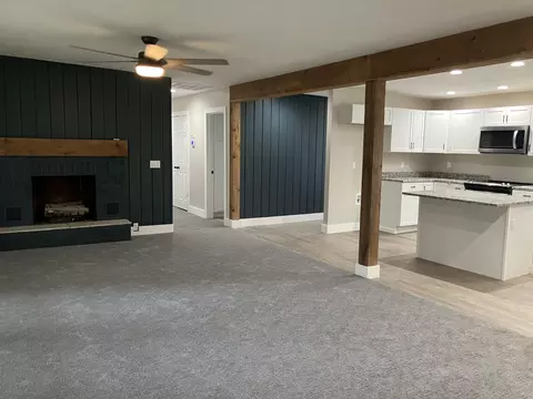 Living - 509 E Freeman St, Bolivar, MO 65613 photo 6 of 7