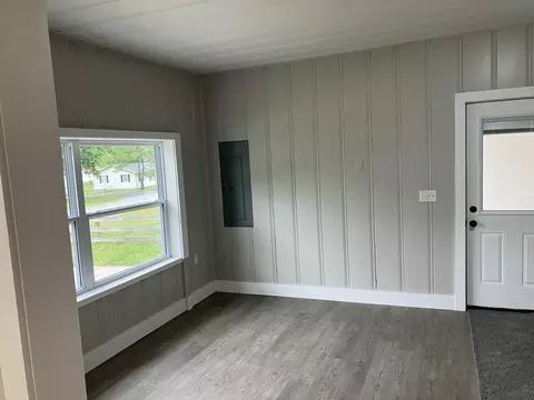 Living - 509 E Freeman St, Bolivar, MO 65613 photo 7 of 7