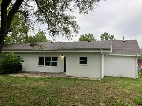 Exterior - 509 E Freeman St, Bolivar, MO 65613 photo 5 of 8