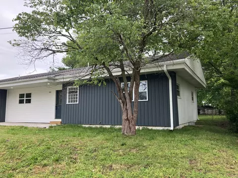 Exterior - 509 E Freeman St, Bolivar, MO 65613 photo 3 of 8