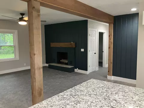 Living - 509 E Freeman St, Bolivar, MO 65613 photo 1 of 7