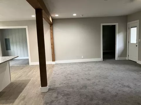 Living - 509 E Freeman St, Bolivar, MO 65613 photo 5 of 7