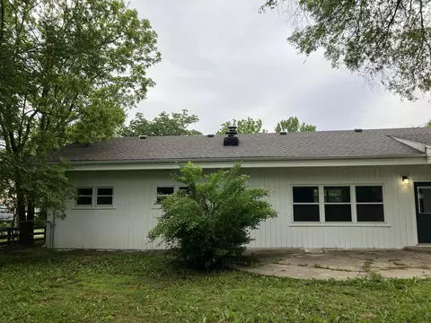Exterior - 509 E Freeman St, Bolivar, MO 65613 photo 4 of 8