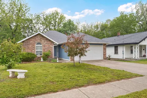 2122 N Nettleton Ave, Springfield, MO 65803