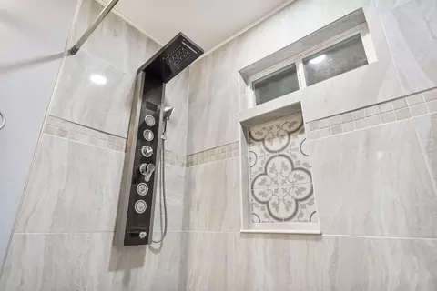 Bath - 622 Lake Shore Dr, Branson, MO 65616 photo 8 of 8