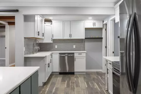 Kitchen - 622 Lake Shore Dr, Branson, MO 65616 photo 7 of 7