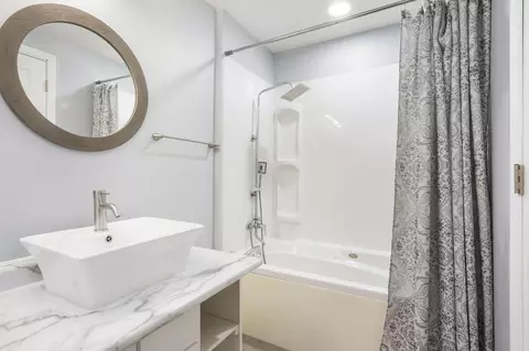 Bath - 622 Lake Shore Dr, Branson, MO 65616 photo 6 of 8