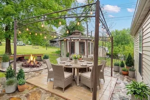 Exterior - 622 Lake Shore Dr, Branson, MO 65616 photo 1 of 11