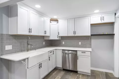 Kitchen - 622 Lake Shore Dr, Branson, MO 65616 photo 4 of 7
