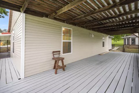 Exterior - 622 Lake Shore Dr, Branson, MO 65616 photo 7 of 11
