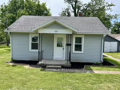 1205 Julia Ave, Mountain Grove, MO 65711
