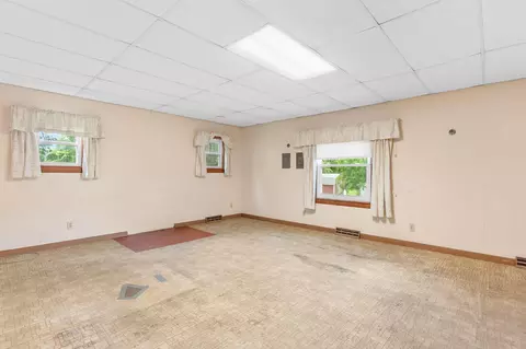 Living - 939 S Missouri Ave, Springfield, MO 65806 photo 3 of 4