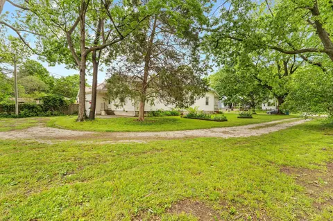 Exterior - 939 S Missouri Ave, Springfield, MO 65806 photo 9 of 11