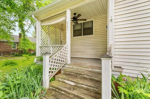 Exterior - 939 S Missouri Ave, Springfield, MO 65806 photo 4 of 11