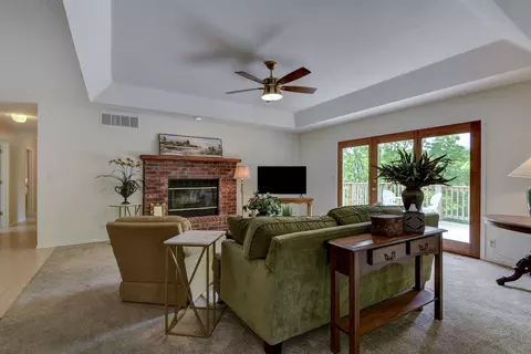 Living - 432 South Frk, Branson, MO 65616 photo 2 of 5