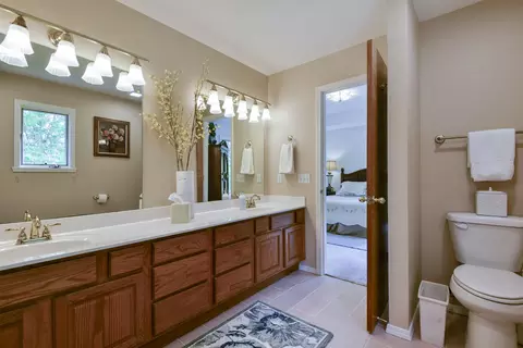 Bath - 432 South Frk, Branson, MO 65616 photo 4 of 6