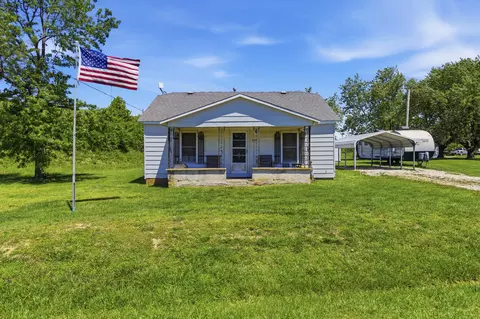 867 E Main St, Fordland, MO 65652