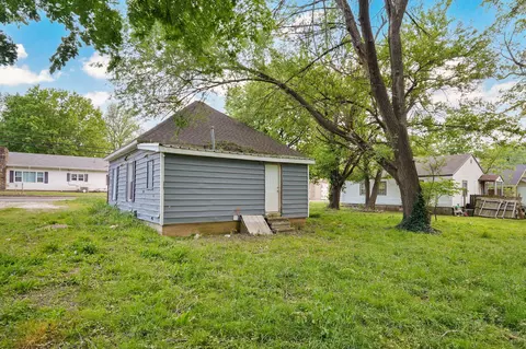 Exterior - 1957 W High St, Springfield, MO 65803 photo 5 of 7