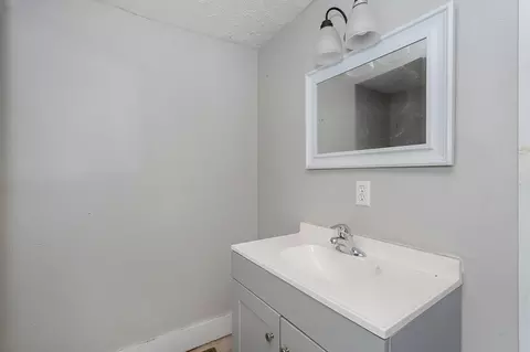 Bath - 1957 W High St, Springfield, MO 65803 photo 2 of 2