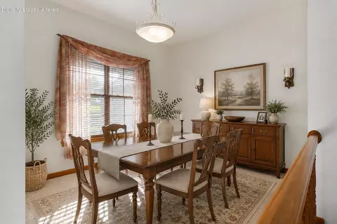 Dining - 6162 S Hunters Trl, Springfield, MO 65810 photo 3 of 3