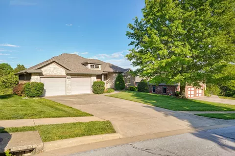 Exterior - 6162 S Hunters Trl, Springfield, MO 65810 photo 2 of 4