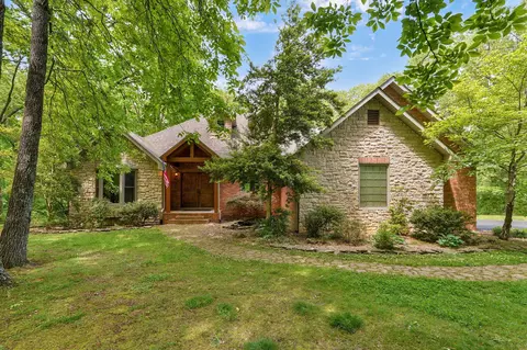 871 N Salt Lick Ct, Nixa, MO 65714