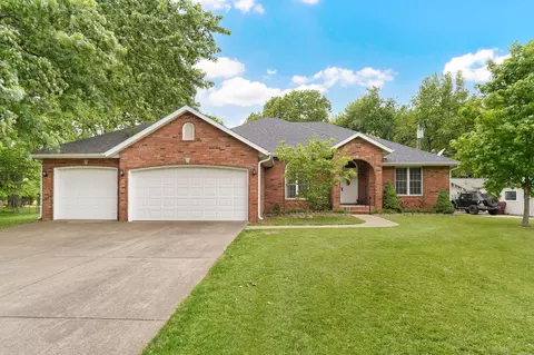 5757 S Foxboro Trl, Springfield, MO 65804