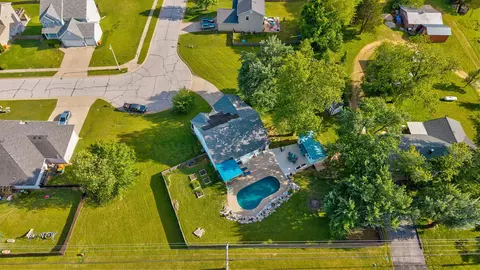 2253 W Drake St, Springfield, MO 65810