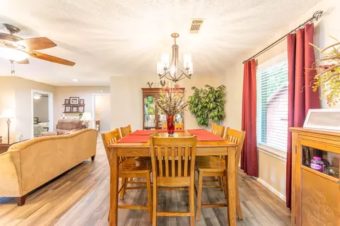 Dining - 620 N 9th St, Thayer, MO 65791 photo 3 of 4