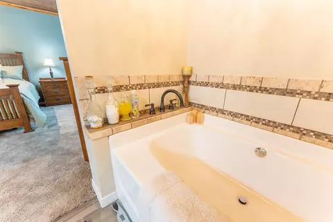 Bath - 620 N 9th St, Thayer, MO 65791 photo 11 of 14