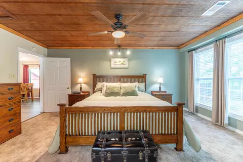 Bedroom - 620 N 9th St, Thayer, MO 65791 photo 5 of 7