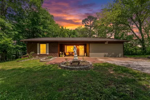 620 N 9th St, Thayer, MO 65791