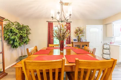 Dining - 620 N 9th St, Thayer, MO 65791 photo 4 of 4