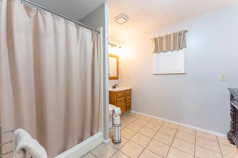 Bath - 620 N 9th St, Thayer, MO 65791 photo 1 of 14