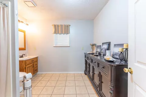 Entry Way - 620 N 9th St, Thayer, MO 65791 photo 2 of 3