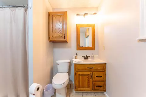 Bath - 620 N 9th St, Thayer, MO 65791 photo 3 of 14