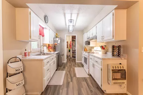Kitchen - 620 N 9th St, Thayer, MO 65791 photo 1 of 5