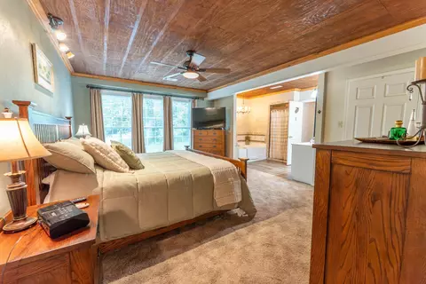 Bedroom - 620 N 9th St, Thayer, MO 65791 photo 4 of 7
