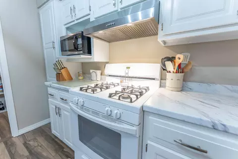 Kitchen - 620 N 9th St, Thayer, MO 65791 photo 3 of 5