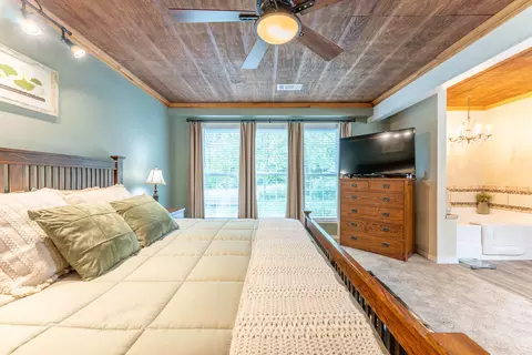 Bedroom - 620 N 9th St, Thayer, MO 65791 photo 7 of 7