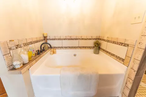 Bath - 620 N 9th St, Thayer, MO 65791 photo 10 of 14